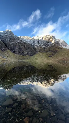 One of the most beautifuk views i have seen so far on the Munros 😍🏴󠁧󠁢󠁳󠁣󠁴󠁿 #Scotland #photography #lake #munros #munrobagging #mountains #mountainview #views #scenery #stunning #beautiful #fyp #Outdoors #adventure 