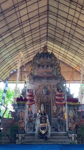 Kalau ke Bali Kalian wajib nonton tari barong. Karena seseru ituuuuuuu 😍✨