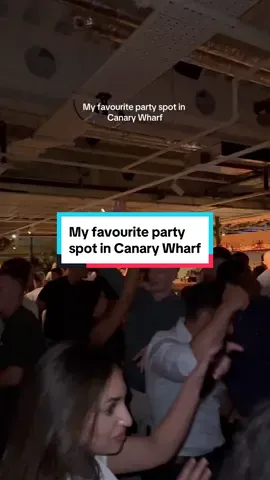 Pergola Lates is such a vibe with top DJs, a busy danclefloor and amazing drinks #londonhotspots #pergolaonthewharf #canarywharf #londonevents #londonnightlife #londonbars 
