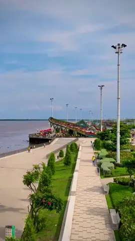 Gran Malecón and the Magdalena River in Barranquilla, Colombia. It is the main river of Colombia, flowing northward about 1,528 kilometres (949 mi) through the western half of the country 🏞️🏙️🇨🇴 #barranquilla#malecon#colombia#barranquillacity#atlantico#fyp#viral#travel#worldwalkerz