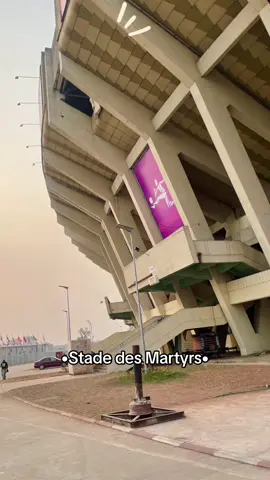 J’ai eu la chance de visiter le stade des martyrs grâce à mon oncle Joseph Kibonge-Mafu aka « Seigneur Kibonge » l’un des footballeurs africains les plus doués des années 1960-70 ♥️⚽️ #kinshasa #kinlabelle #stadedesmatyrs #congo #mwanaboka #congolese #congordc 
