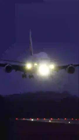 NIGHT A380 Arrival! 🌙✈