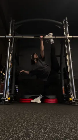 #gym #workout #stretching #stretch #wourkoutroutine #sport #Fitness #sport #stretchingchallenge 