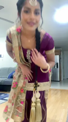 Couldn’t do a choreo without having my salwar suit, jutti, and paranda on🤭 #fyp #subh #onelove #salwarsuit #punjabi #dance 