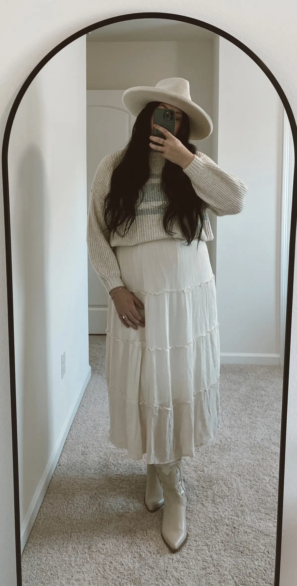comfy + cozy fall outfit idea 🤍 #fyp #fypシ #foryoupage #contentcreator #contentcreatorsoftiktok #microinfluencer #influencer #makeup #makeupartist #mua #thanksgiving #thanksgivingoutfit #outfitideas #outfitinspo #outfits #outfitinspiration #fall #fallfashion #falloutfits #falloutfitinspo #falloutfitideas #gigipip #coastalcowgirl #coastalcowgirloutfit 