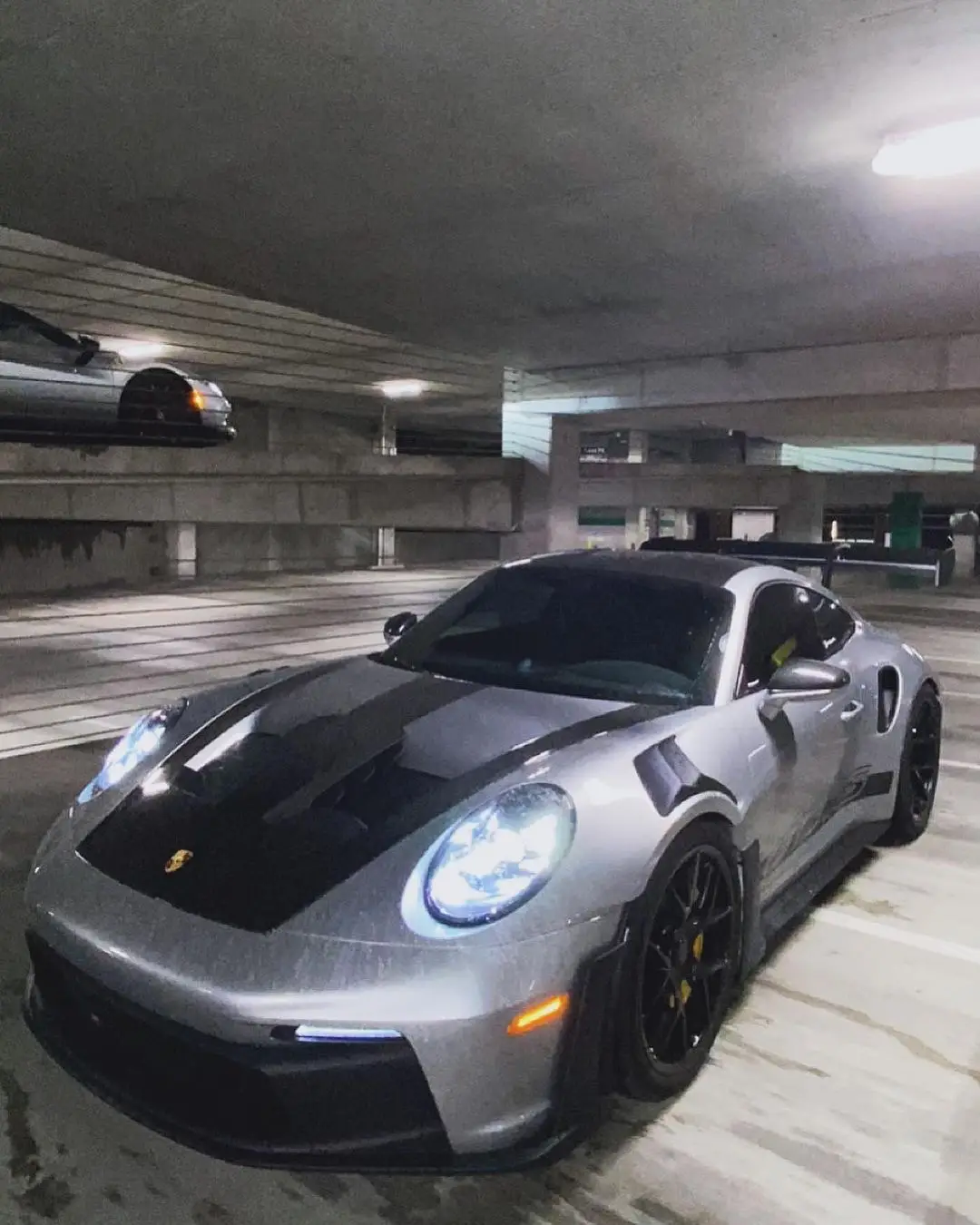 The Silver Duo.🛸 #fyp #cars #viral #carsoftiktok #nerosgarage #porsche #porsche911 #porschegt3 #porsche992 #gt3 #gt3rs cr : @Andrew 