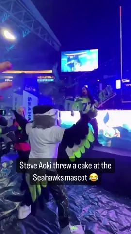 @Seattle Seahawks consider this my audition to join the team 😂 #seattleseahawks #halftimeshow 