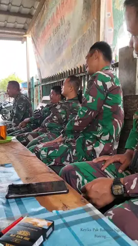 Babinsa juga ngopii..... #babinsamuda #babinsa #babinsaku #babinsattpsemangat #babinsangopi #tniuntukrakyat🇮🇩 #angkatandarat #barethijauinfanteri #Abdi Negara #tniindonesia🇮🇩 #fypシ゚viral #fypgakni #fypシ 