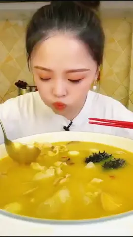 #eating #bigmukbang #chineseasmr #mukbangchina #yummy #foodlovers #food #cute #creamsoup #mukbang #chinamukbang #mukbangseafood #tiktokfood #fypfood #chinagirl 