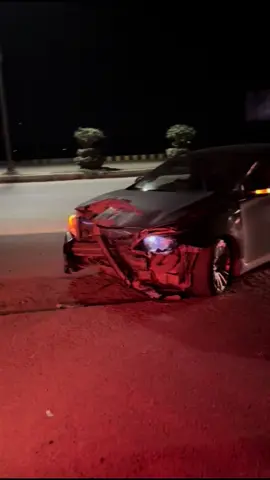 کیا اب یہ پہلے  کے جیسے بن جاے 😢گی ؟ #fakhr #accident #corolla #underconstruction🚧 #afridi 