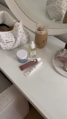 Self care morning 🤍 #foryou #viral #viraltiktok #viralvideos #november #restday #morning #morningroutine #skincare #skincareroutine #SelfCare #selfcareroutine #thatgirl #aesthetic #productive #relaxing #calm #coffeetime #restday #vlogs #morningvlog #Vlog #wakeup #coffee #icedcoffee #coffeetime #fypシ #fypシ゚viral #fypage #tiktok #explore #explorepage
