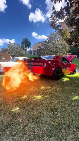 Dodge Challenger Hellcat shooting flames 🔥 🔥 🔥 #dodge #dodgechallenger #hellcat #shootingflames #cars #fyp #musclecar 