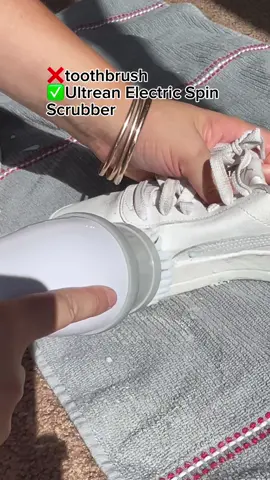 Using electric spin scrubber cleaning my shoes 👟  #electricspinscrubber #shoesclean #shoescleaninghack #clean #cleaningtips #cleaning 