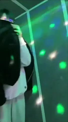 Gumayusi: Đi hát karaoke cùng thằng bạn, toi được tỏ tình (qua lời bài hát) lúc nào khum hay🐧 - Gumayusi khum nói thế #Gumayusi #Oner #T1 #funny #fyp #CapCut 