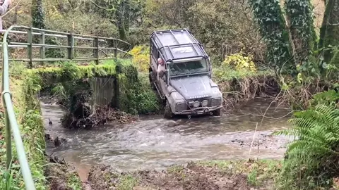 What a adventure hunting down lost roads with these two landrovers! This was the best track by far 3ft deep silt drop intk the river theres tarnac under there!! #offroad #4wd #4x4 #mud #landrover #ladsdayout #rivercrossing #adventure 