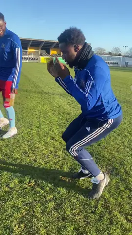 Warm-ups with @PK HUMBLE #head #shoulders #knees #toes #pkhumble #pk #warmup #football #footy #Soccer #nonleague #hashtag #united #fyp #foryou 