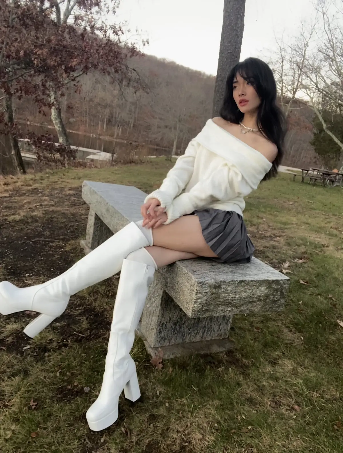 love laugh lamoda 🤍😩 #fyp #foryoupage #fypシ #photoshoot #boots #tripod #winterfashion #OOTD #lamoda #fashiontiktok #acubifashion #asiangirl #coldgirlmakeup #viral 