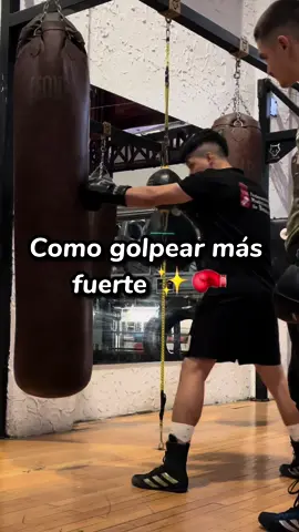 La clave para lanzar un buen golpe✨🥊 inténtalo @Naresh Flores ✨🥊 #footwork #boxing #fyp #fypシ #parati #foryou #brandocoronel #fight #power #viral 