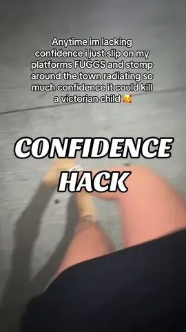 How to be THE it girl!!! P.s. @UGG® i wouldnt mind the real ones! 😜 #platformuggs #confidencehack #pintereststyleinspo #uggbootseason #itgirrrrl #itgirlseries 