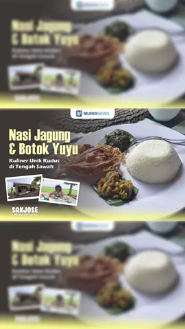 #kulinerindonesia #kulinerjateng #sakjose #kudus #undaanlor #keongsruput #botokyuyu #nasijagung #hiddengems (SAKJOSE) Hiden Gems! Nasi Jagung & Botok Yuyu Bu Sumiati, Kuliner Unik Kudus di Tengah Sawah Bagi Kamu yang ada di Kudus, wajib coba yang satu ini. Namanya nasi jagung dan botok yuyu. Kuliner jadul yang sudah jarang ditemukan ini tersaji di sebuah warung di Desa Undaan Lor Kudus, Jawa Tengah. Namanya warung makan Bu Sumiati. Lokasinya berada di areal persawahan. Di warung ini, kamu bisa menikmati Nasi Jagung, Botok Yuyu, hinhga Keong Sruput. Harganya juga sangat ramah di kantong. Untuk satu porsi lengkap, cuma Rp 15 ribu. Penasaran? Yuk cobain...!