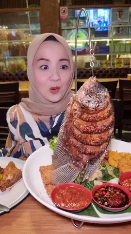halo rekkk, yuk cobain resto keluarga di batu inii menu dan fasilitasnya lengkap loo🤩 #kulinermalang #kulinerbatu #explorebatu 