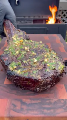 Primal Perfection! This epic tomahawk steak 🥩 beautifully cooked! 🔥😍 🎥: @Derek Wolf 🔥🔥 #ribeye #steaks #grill #steak #beef #barbeque #asado #steakhouse #platesandpleasures