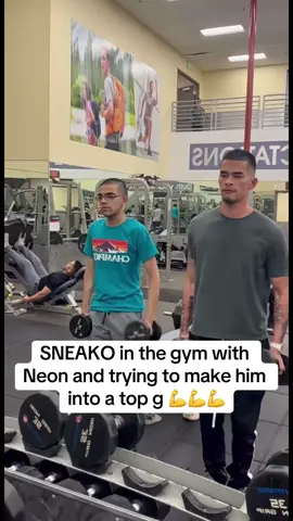 Neon flexes at the end 🥢🥢😭 #neon #gym #sneako 