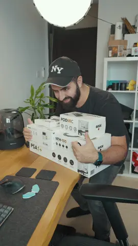 Upgrading the studio with quality 🔥 This is probably my most anticipated bundle yet and they look absolutely gorgeous in the setup 😍 Everyone meet the RØDECaster Duo, PodMic, PSA1+ and NTH-100 studio bundle from @RØDE in the gorgeous brand new white colour. I can’t wait to start recording with this new gear!  What do you think of the upgrade? 🤤 ————————— 🔗 All setup gear can be found with the link in my bio💪🏻 #RØDEWhiteCollection #studio #office #setup 