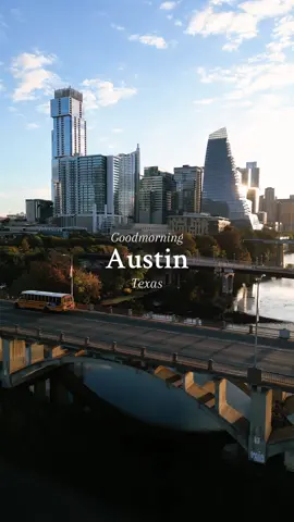 Austin Mornings on the Colorado river>>> #austin #austintx #zilker #zilkerpark #zilkerparkatx #ladybird #ladybirdlake #downtownaustin #vanlife #vanlifeaustin #vanlifeintexas #howtovanlifeintexas #zilkerdogs #fyp #foryoupage 