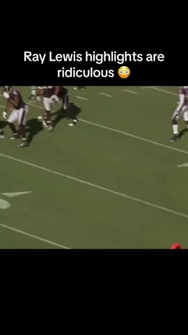 I've never seen someone hit Jerome Bettis like that before😟 #raylewis #ravens #nfl #linebacker #zingersports 