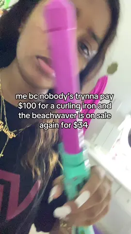 featuring my very messy room. Anyway Get it get it get it get it #fyp #trending #beachwaver #curlingiron #thebeachwaver #beachwavercurls #beachwaverpartner #beachwaverreview 