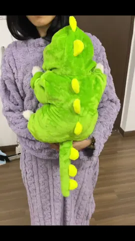 Baby? No! It's a little kitten. 🐈#dinosaurcostume #kitten #cutekitten #fyp #kittensoftiktok #meow