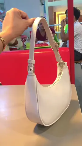 —perfect for christmas events or any parties, & ganda pang regalo this christmas and pamorma! ☁️🤍😍 #twowaybag #whitebag #moonbag #womensbag #fypシ 