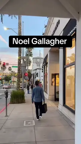 Noel Gallagher being followed in LA 😂                #noelgallagher #oasis #lalaland 