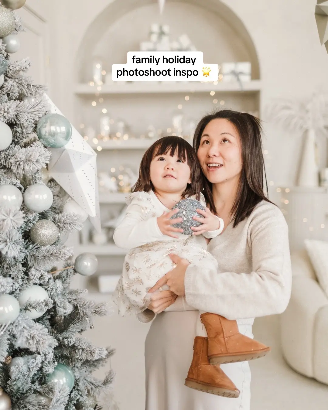 studio: salon | twinkle star setup | mint room studios photographer: miki patel  #familyphotos #christmaslivingroom 