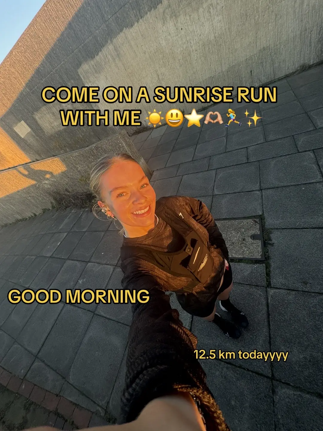 come on a run with me at 7am 🫶🏼🫶🏼🫶🏼☀️☀️☀️☀️⭐️⭐️⭐️⭐️ #Running #rungrwm 