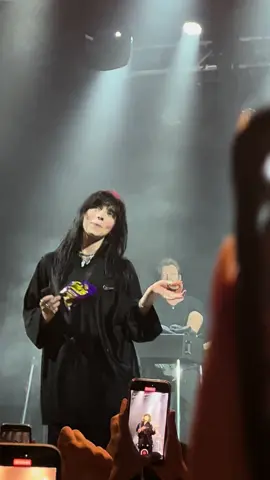 billie 🤝 takis  #billieeilish #billieeilishono 