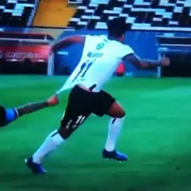 Solte a minha camisa 😰kk #futebol #humor #edit #audio #asvozesnaoparam #borasouteaminhacamisa 