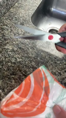 Don't throw your scissors away! Learn how to sharpen scissors the easy way! #fy #fyp #fypシ #foryou #foryoupageofficiall 