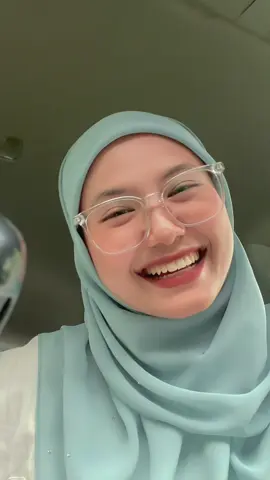 Wajahku kurang tampan? 