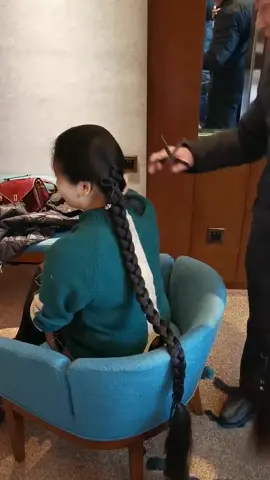 Two braids choped chinese woman, #longhaircut #longhair #chinese ##japonese #haircut #braidcut #longbraidcut 