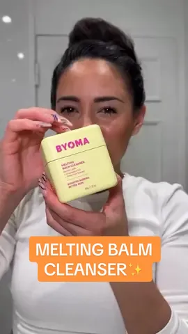 “This cleanser is a joy to use because it melts away even the most stubborn makeup like this waterproof mascara without irritating my sensitive dry skin…it’s also the most affordable cleansing balm that I own whilst still performing like ones from more luxury brands. 100% recommend”. @littlemissplumful ✨ Shop now from @Sephora UK and @target #balmcleanser #sephora #target #makeupremoval #skinbarrier  
