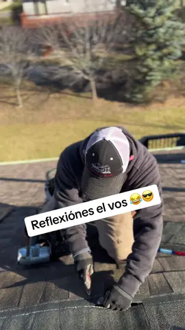 #villatheroofer #fyp #danger #tips #🔥 #roofinglife #ruferos💯 #construction #gabachos #texas #atlanta #chicago #ruferoschapines🇬🇹👷‍♀️👷‍♂️ #reflexion #elvos @Chalateco  de CORA Roofing mñn 