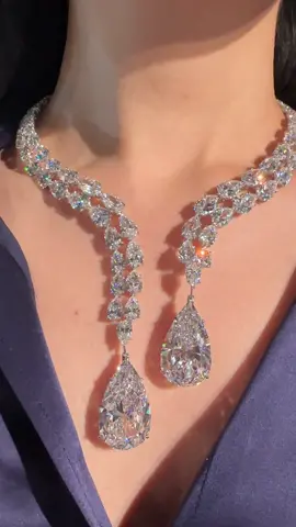 the most magnificent diamond necklace of the season @Sotheby’s ❄️ #fyp #jewelryoftheday #sothebysjewels #jewelrytok #jewelrytiktok #diamondnecklace #negligee #fypシ #dflawless #redcarpetjewelry #sothebys #pearshapeddiamond #pearshapeddiamonds #magnificentjewels 