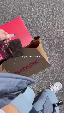 the finale, until next year! 🫶🏼🎄 #shopwithme #angeltree #christmasgift #tjmaxxhaul 