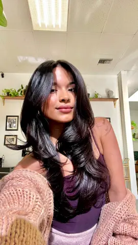 when your hairstylist never fails to make to make you feel like that b 💫❣️😻🍒🪩  follow her on insta ryennesnow 🤌🏼 #haircuts #hair #butterflyhaircut #layers #lahairstylist 