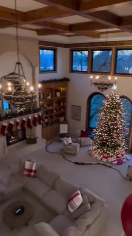 It’s @Ashley Ottaviano s house… shes the bomb. 💣 #christmasdecorations #christmasbomb #letsmoveout #fireinthehole #holidaydecor #christmastransition #christmastime #christmastransformation #holidaytransition