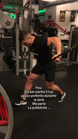 Quando scarichi Spotify da qualche sito pirata #perte #fyp #italy #GymTok 