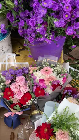 💗🐝🌸💫#freshflowers #fyp #trendbunga #pasarkembangsolo 