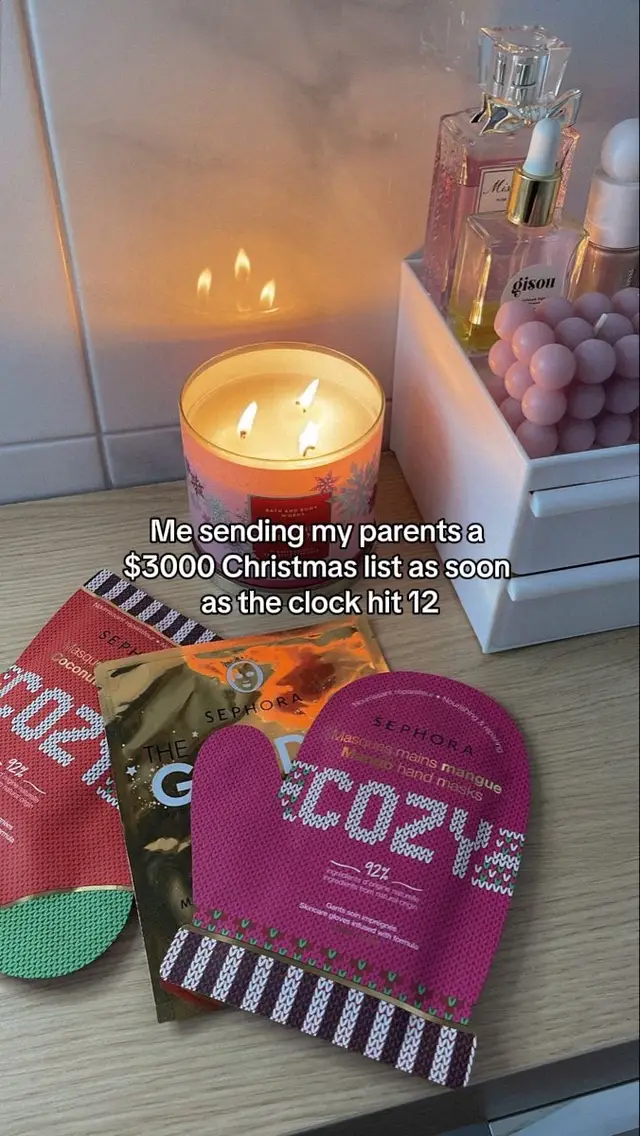 “Sophia you dont need more”- my mom😭 #christmas #wishlit #fyp #firstofthemonth #trend #viral #list #christmastiktok #explore #fypシ 